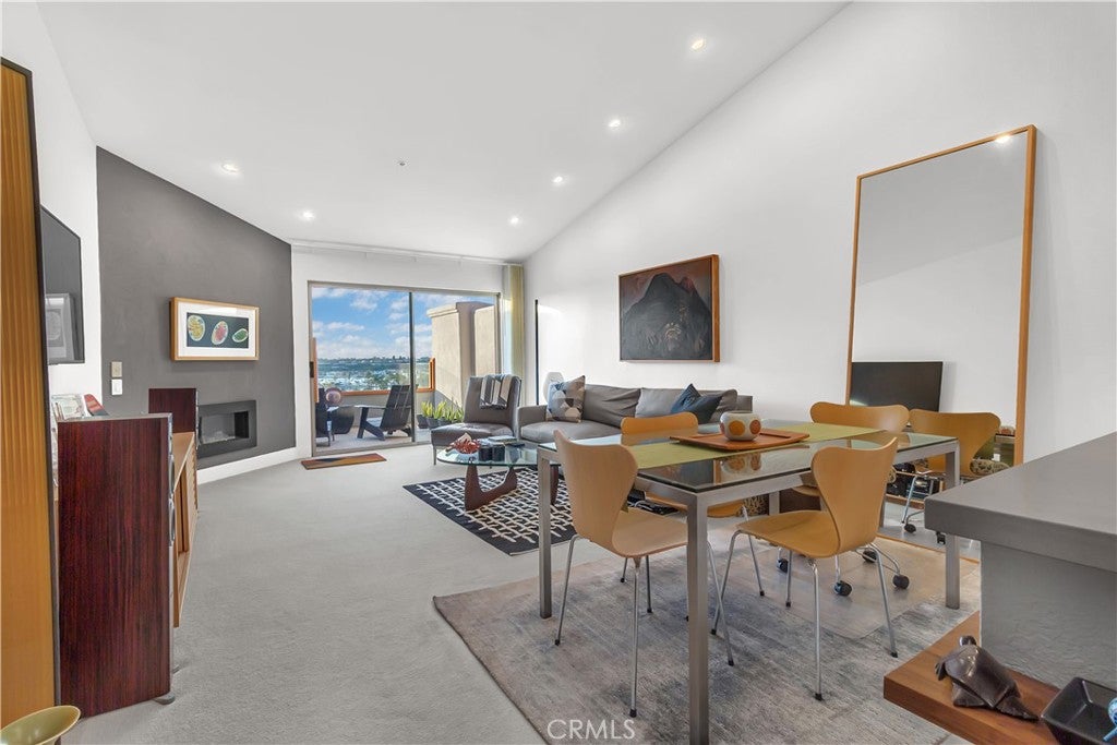 128 Villa Point