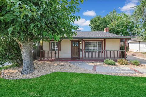 Photo of 628 W Fern Avenue, Redlands, CA 92373 (MLS # IV25190654)