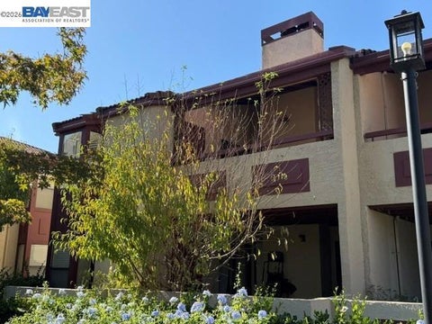 Photo of 1391 Monument Blvd BLVD #18, Concord, CA 94520 (MLS # 41149440)