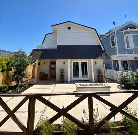 Photo of 602 Marguerite Ave, Corona Del Mar, CA 92625 (MLS # NP26011619)