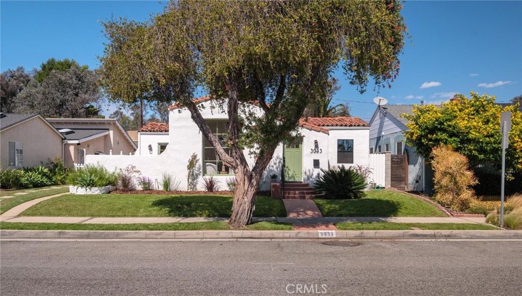 Photo of 3033 Urban Avenue, Santa Monica, CA 90404 (MLS # SB25223549)
