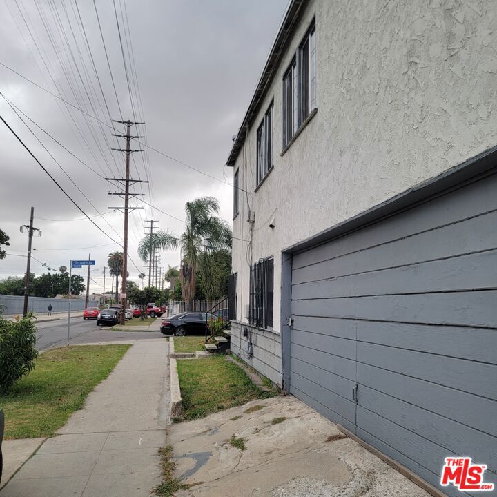 715 W 92nd Street