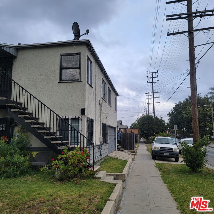 715 W 92nd Street