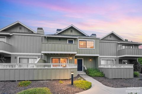 Photo of 537 E McKinley Avenue #B, Sunnyvale, CA 94086 (MLS # ML82050370)