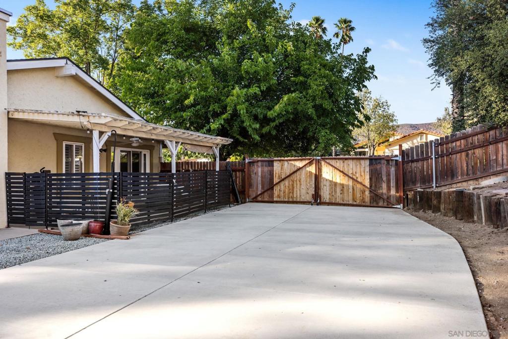 Ramona - Residential