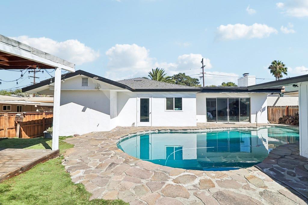 9535 Lakeview Drive
