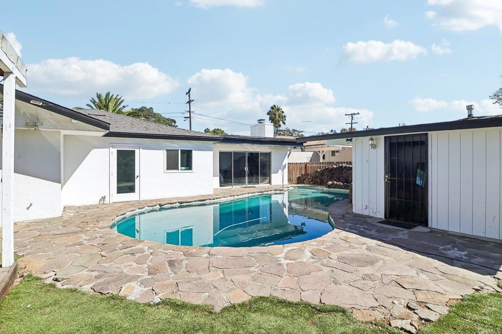 9535 Lakeview Drive
