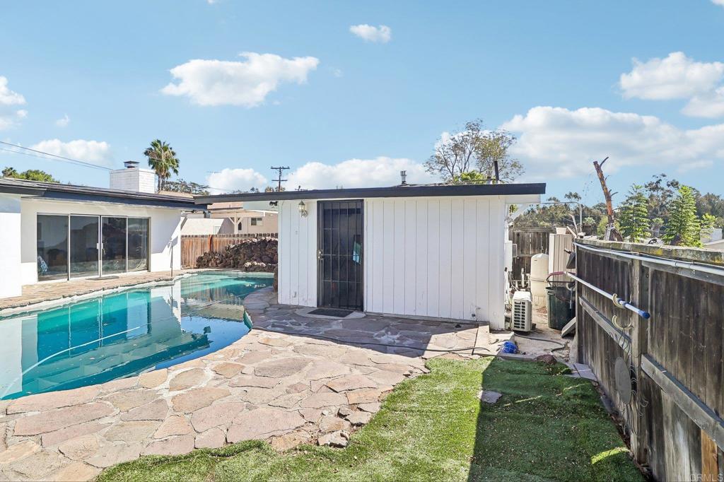 9535 Lakeview Drive
