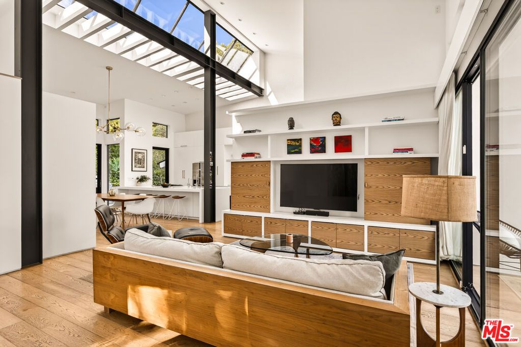 Photo of 3526 Stoner Avenue, Los Angeles, CA 90066 (MLS # 26702385)