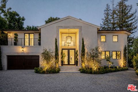 Photo of 1900 Bel Air Road, Los Angeles, CA 90077 (MLS # 26841405)