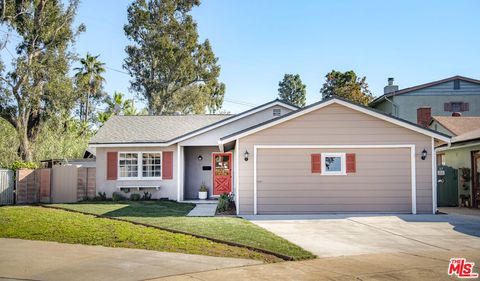 Photo of 13130 Crewe Street, North Hollywood, CA 91605 (MLS # 26637381)