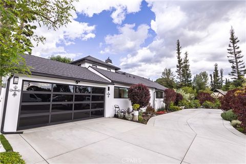 Photo of 8602 Shoshone Ave, Sherwood Forest, CA 91325 (MLS # SR26083665)