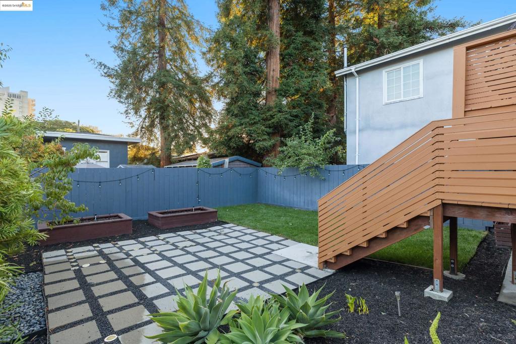PIEDMONT AVENUE - Residential Income