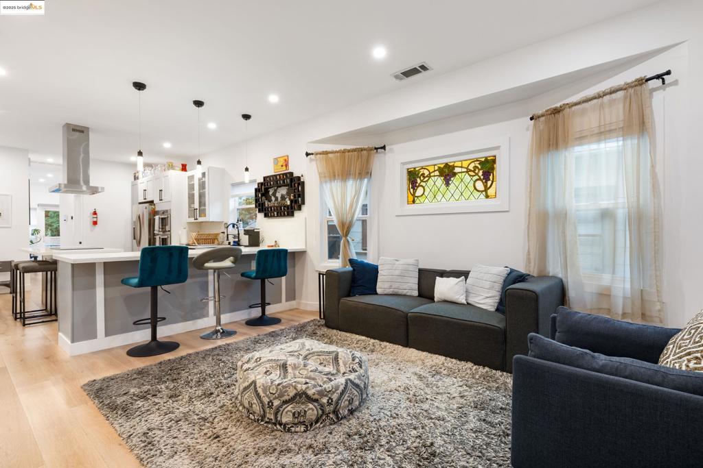 PIEDMONT AVENUE - Residential Income
