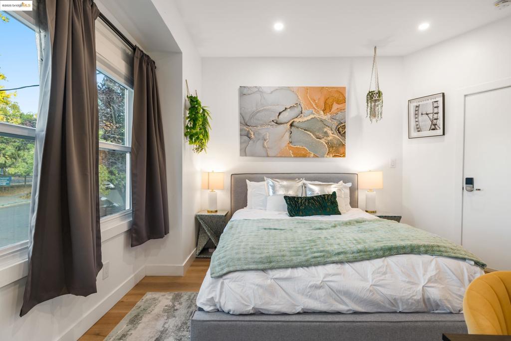 PIEDMONT AVENUE - Residential Income