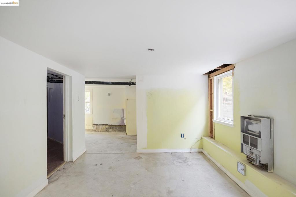 PIEDMONT AVENUE - Residential Income