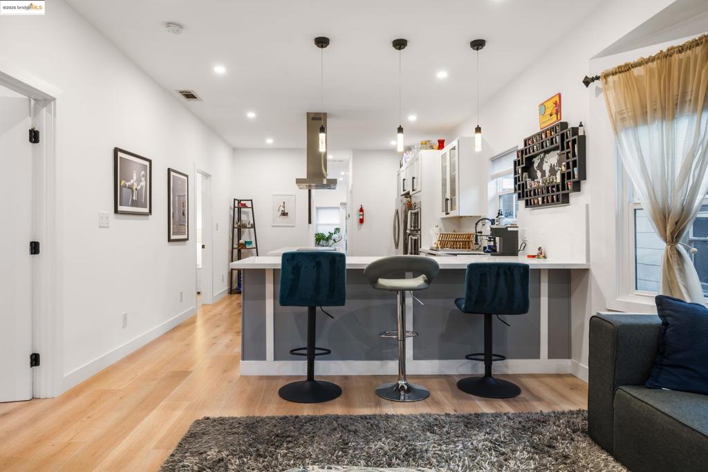 PIEDMONT AVENUE - Residential Income