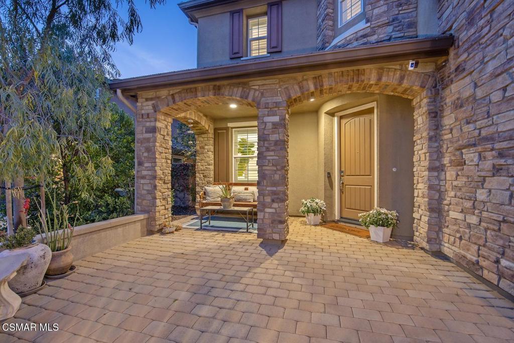 6845 Shadow Wood Drive