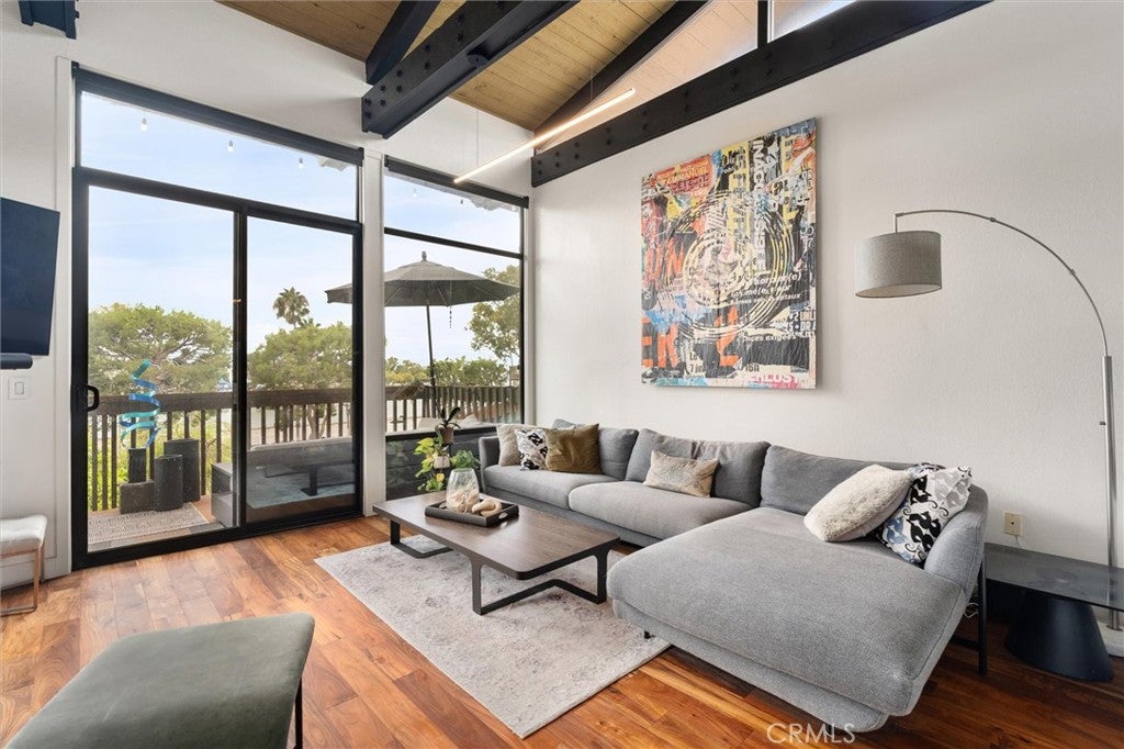 6326 Marina Pacifica Dr S