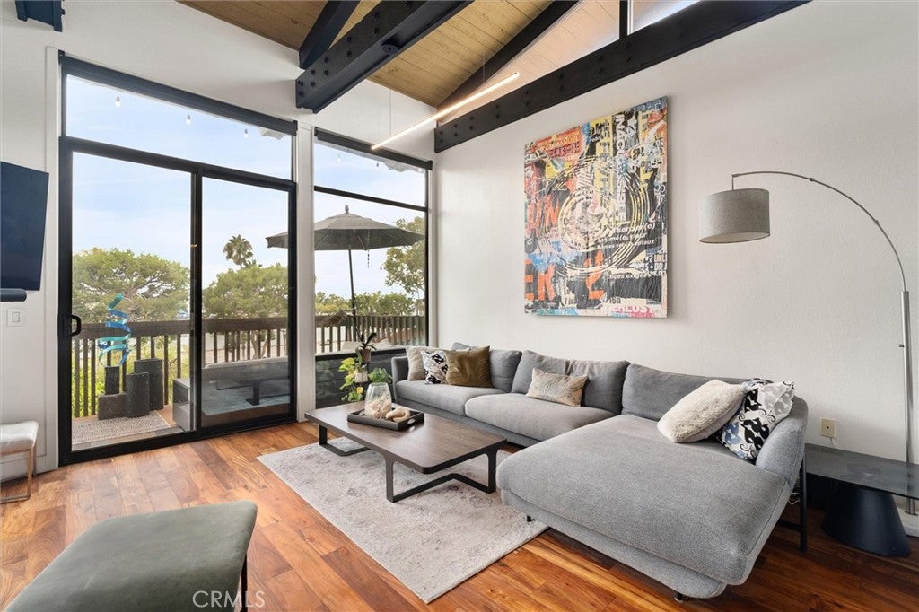 6326 Marina Pacifica Dr S