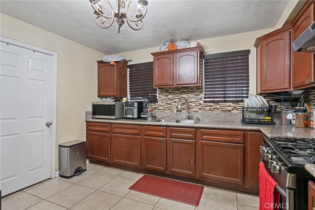 Properties 3 1311 1311 1/2 Dewey Avenue