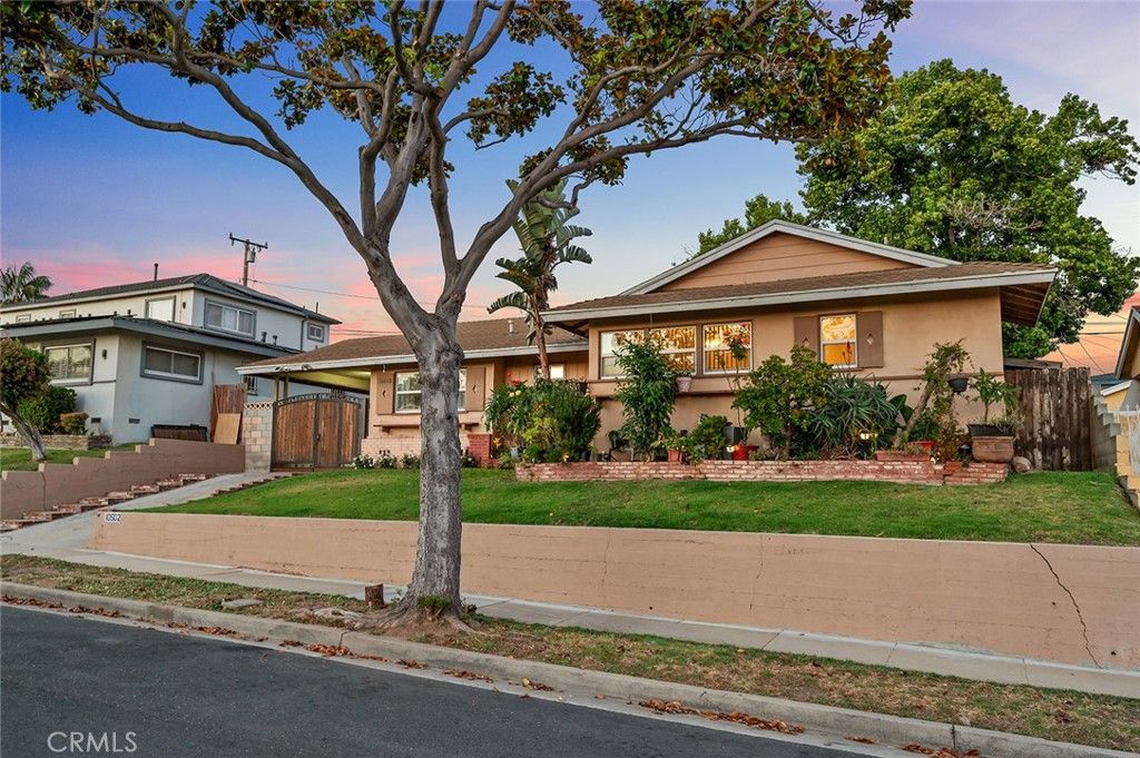 Photo of 10502 S 8th Place, Inglewood, CA 90303 (MLS # PW26114499)