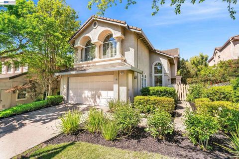 Photo of 690 Glasgow Cir Cir, Danville, CA 94526 (MLS # 41129903)