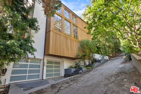 Photo of 9976 Westwanda Drive, Beverly Hills, CA 90210 (MLS # 26681191)