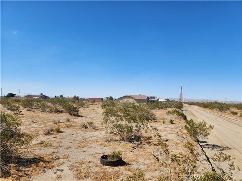 Photo of 1 Monta Vista Road, Phelan, CA 92371 (MLS # HD26091416)