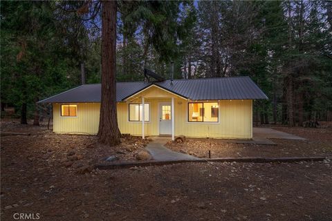 Photo of 5498 Platt Mountain Rd, Forest Ranch, CA 95942 (MLS # SN26088760)