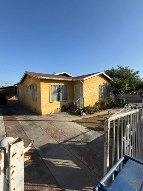 Photo of 440 N Ezra Street, Los Angeles, CA 90063 (MLS # CV26208189)