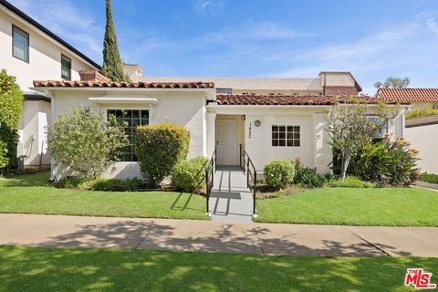 Photo of 1422 Cardiff Avenue, Los Angeles, CA 90035 (MLS # 26720281)