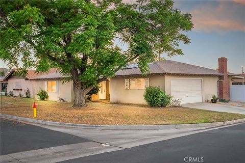 Photo of 26575 Saturn Way, Hemet, CA 92544 (MLS # SW26084879)