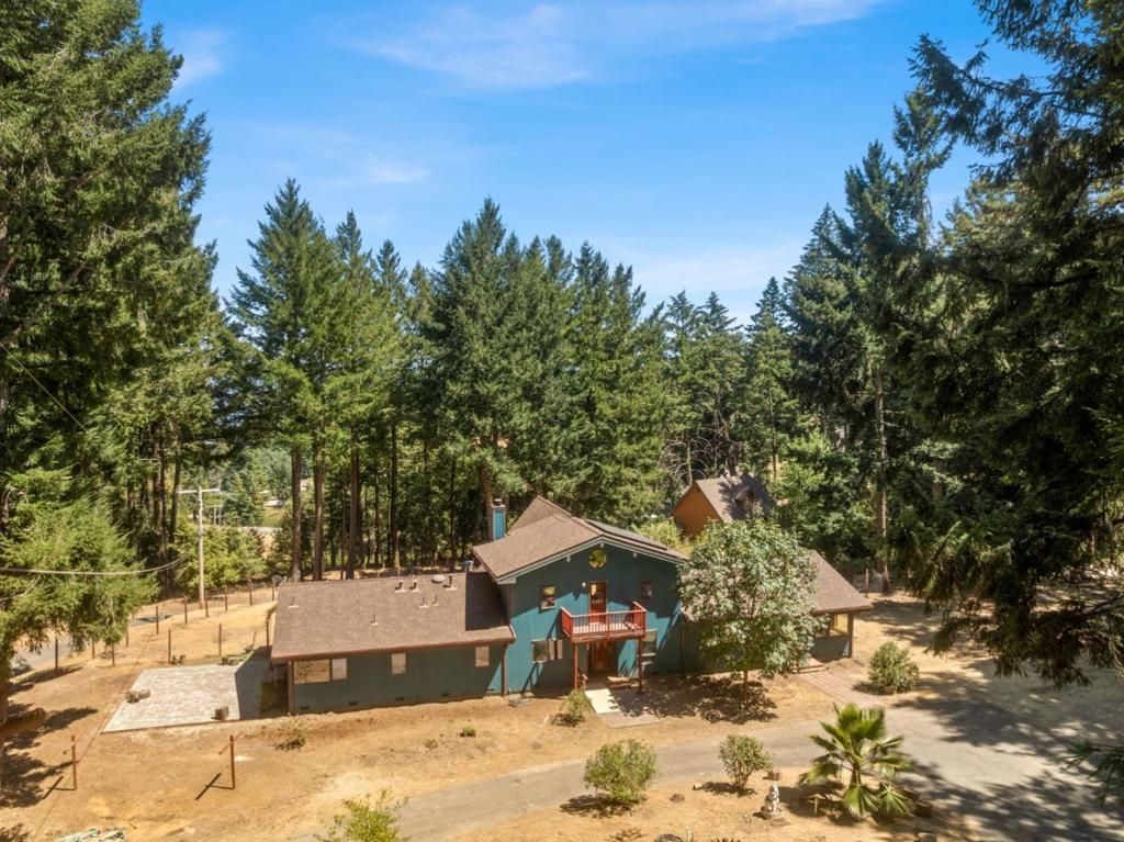 Photo of 19850 Skyline Boulevard, Los Gatos, CA 95033 (MLS # ML82031979)