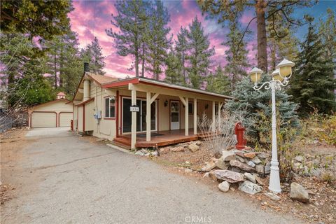 Photo of 1016 Anita Avenue, Big Bear City, CA 92314 (MLS # SB25279480)