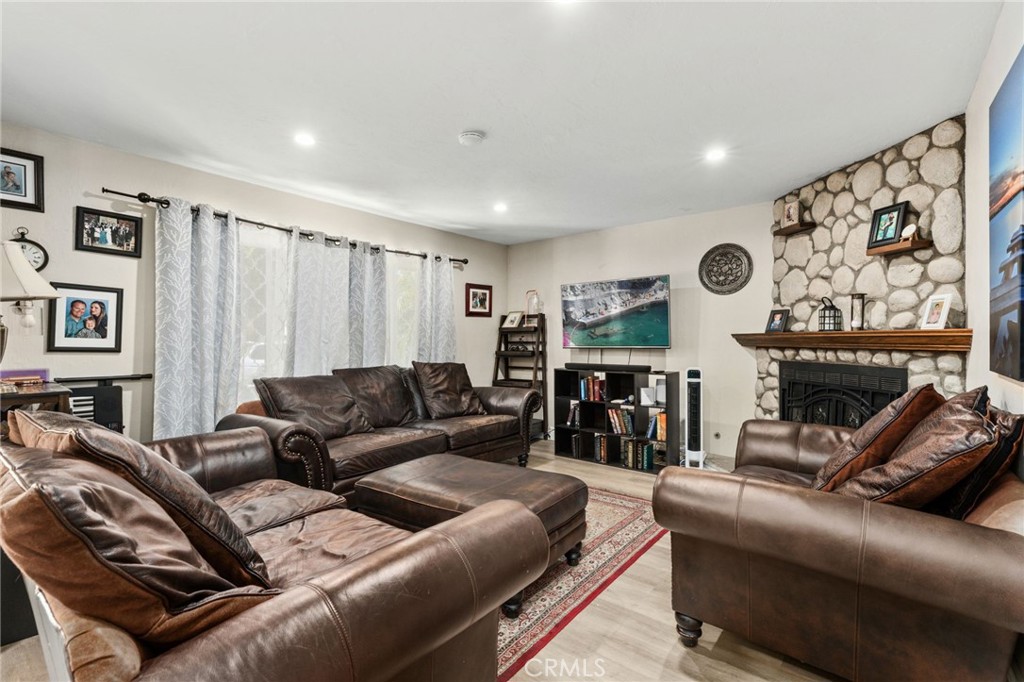 Properties 4 1552 Russell Place