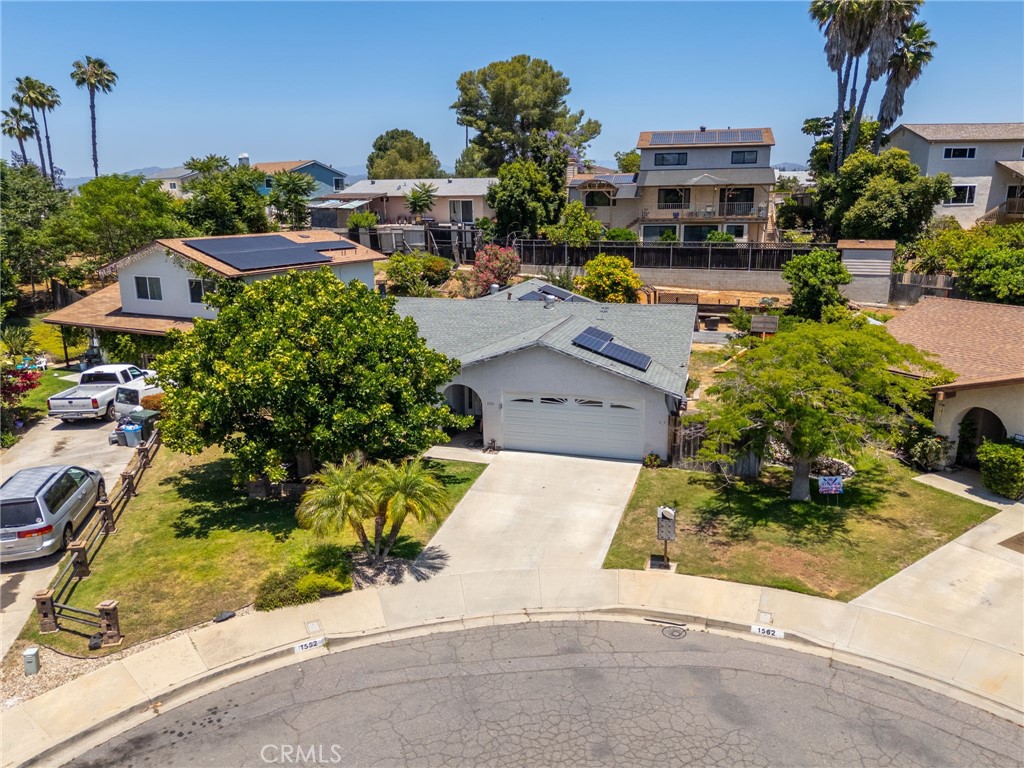 Properties 1 1552 Russell Place