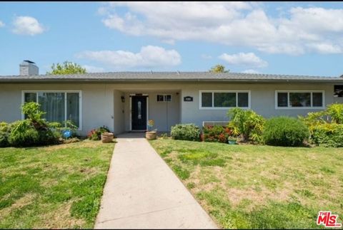 Photo of 9419 Haskell Avenue, North Hills, CA 91343 (MLS # 25529891)