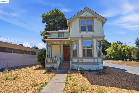 Photo of 1325 B St, Hayward, CA 94541 (MLS # 41141568)