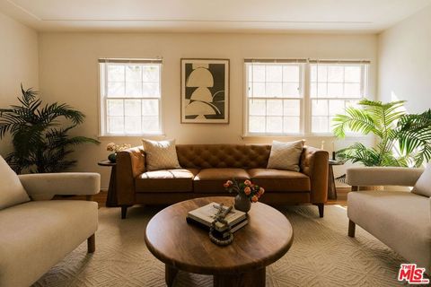 Photo of 525 E Maple Street #1, Glendale, CA 91205 (MLS # 26653869)