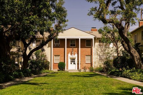 Photo of 525 E Maple Street #1, Glendale, CA 91205 (MLS # 26653869)