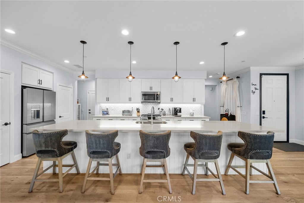 Properties 1 221 Morro 1