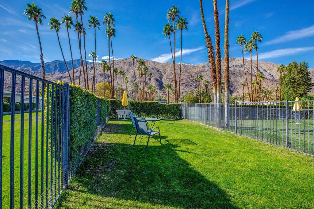 Palm Canyon Mobile C - Manufactured In Park