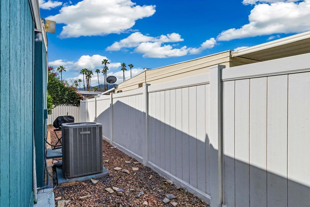 Palm Canyon Mobile C - Manufactured In Park