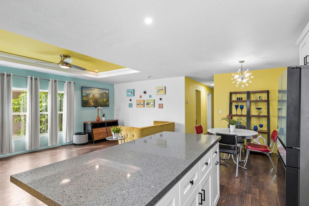 Palm Canyon Mobile C - Manufactured In Park