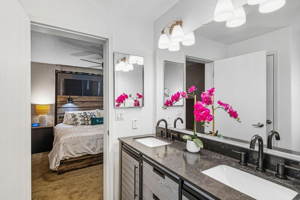 Palm Canyon Mobile C - Manufactured In Park