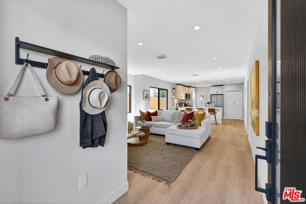 2931 S Bronson Avenue, Los Angeles CA 90018