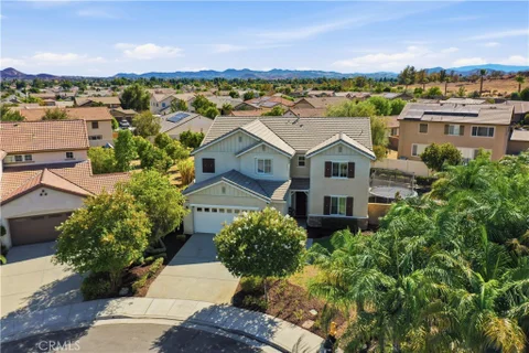 MLS: SW26193932