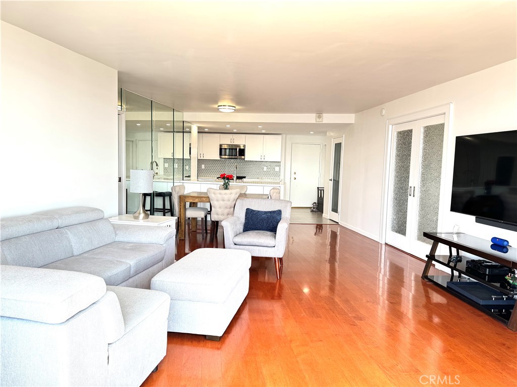 700 E Ocean Boulevard 2801