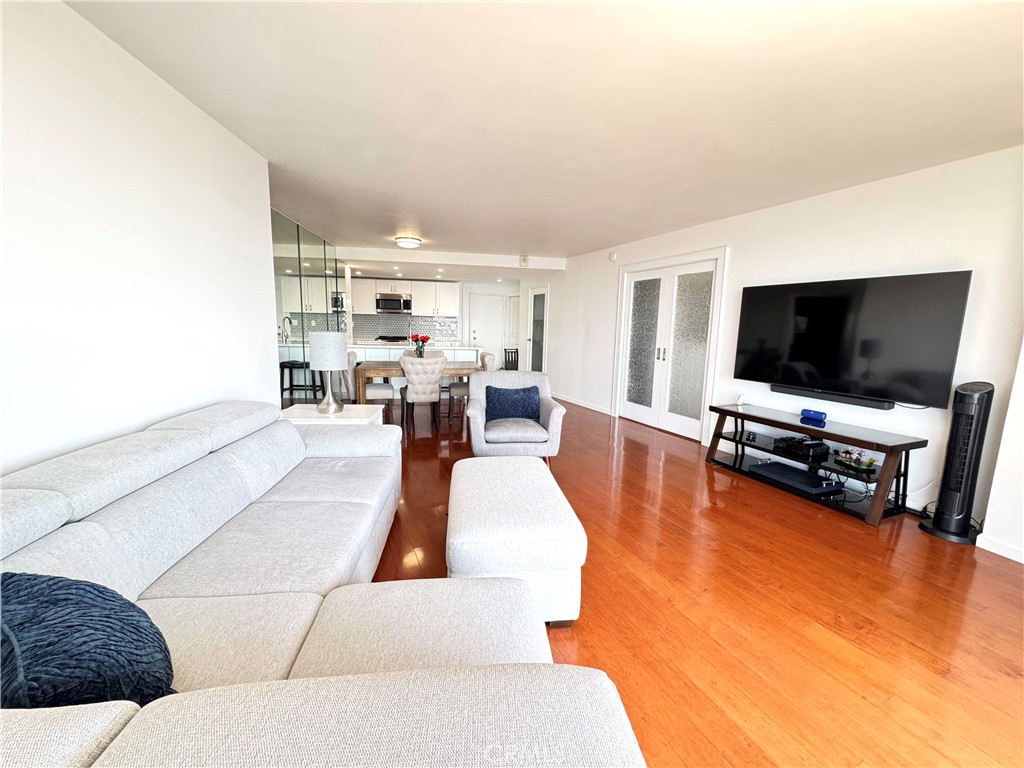 700 E Ocean Boulevard 2801